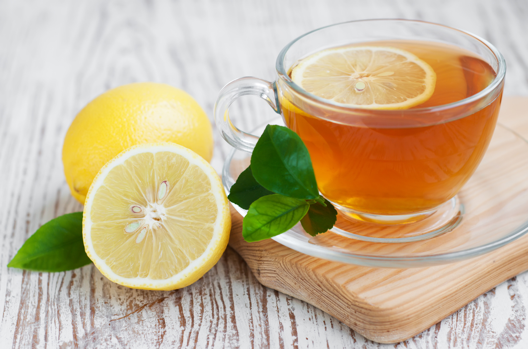 Медики предупредили о вреде чая с лимоном